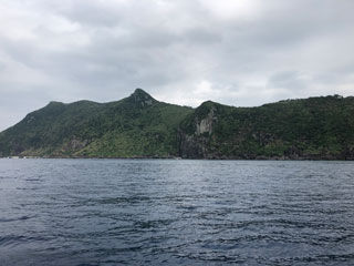 島陰は静か