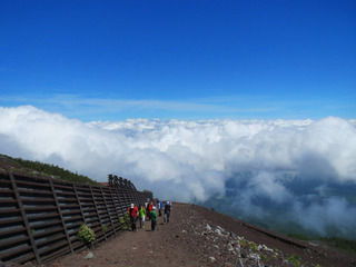 f04