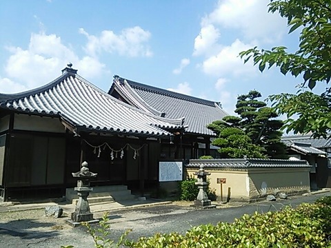 国源寺 手前が観音堂