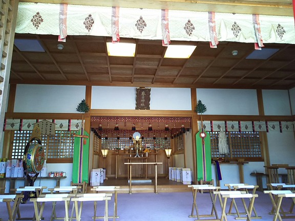 春日神社 拝殿内部