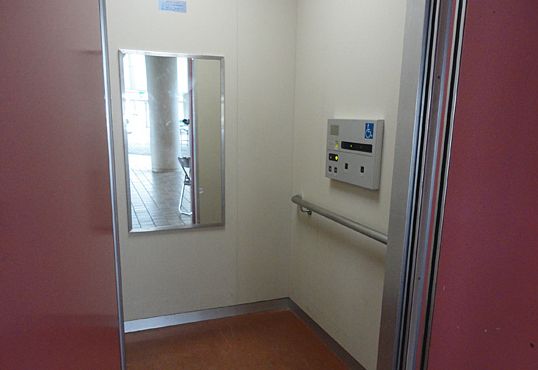 エレベーター 鏡 車椅子に関連した画像-01