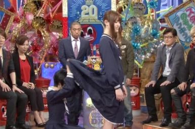 もはや放送事故 乃木坂46がTVでパンツチェックを披露 オレ的はちま講座