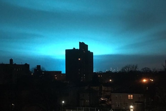 ニューヨーク　夜空　真っ青　電力会社　変電所　爆発に関連した画像-01
