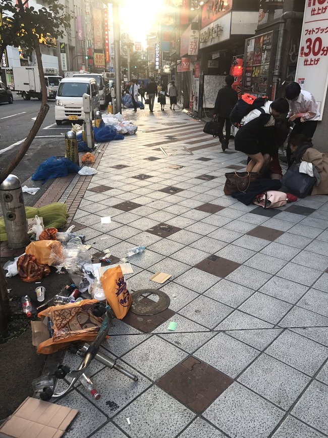 ハロウィン 渋谷 ゴミ ポイ捨てに関連した画像-05