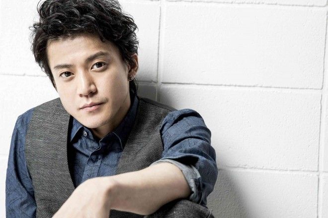 小栗旬 松田翔太 ハグ 飲み会に関連した画像-01