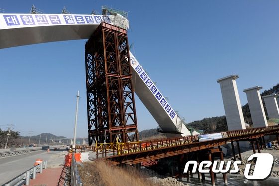 韓国 平昌オリンピック 端 崩壊に関連した画像-01
