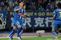 2010j125_08