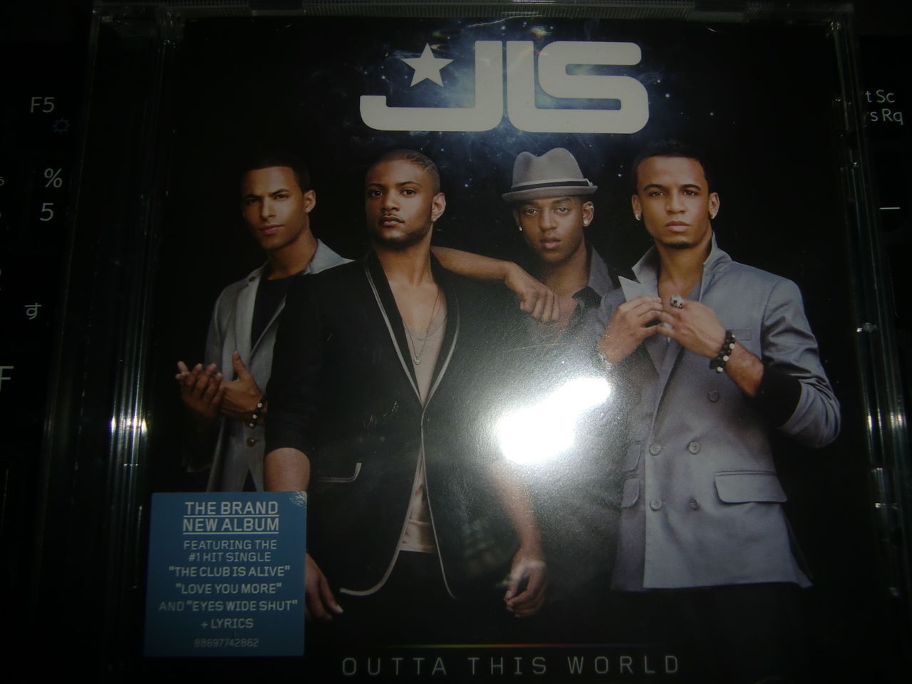 JLS/Outta This World （Album Review） Flavor Of R&B / HIPHOP
