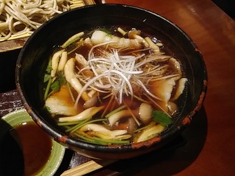 新橋 旧月 ランチ 肉つけ蕎麦とまぐろ丼 肉汁