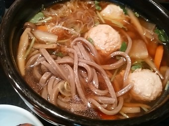 新橋 本陣房本店 ランチ鶏つくね入り けんちん蕎麦 太麺