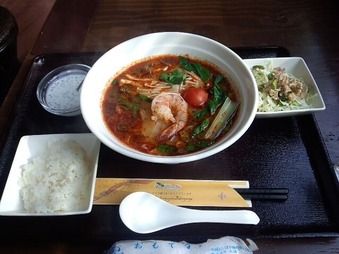 新橋 ブアデタイ ランチ トムヤムクン麺