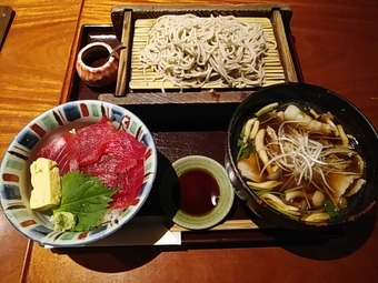 新橋 旧月 ランチ 肉つけ蕎麦とまぐろ丼