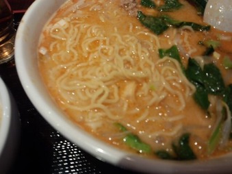 銀座 東方一角別館 ランチ 坦々麺