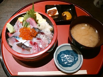 新橋 やひろ丸 ランチ 海鮮ちらし