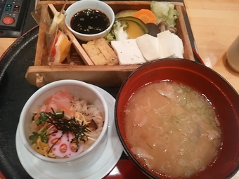 汐留 いちにいさん ランチ 蒸し豆腐セット