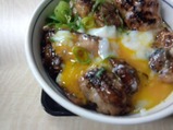 吉野家の新メニュー「半玉焼鳥つくね丼」