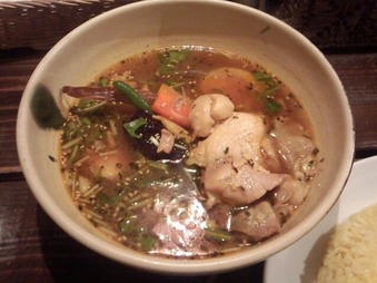 Yellow Spice イエロースパイス 銀座店 黄色チキンスープカレー