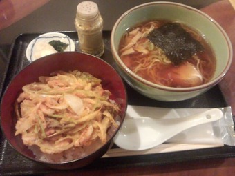 銀座 源正 げんせい ランチ 生桜海老かき揚げ丼と地鶏半玉ラーメン