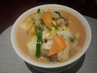 新橋 美華園 びかえん ランチ 牡蠣の味噌煮込み麺