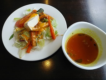 銀座インド料理カーンケバブビリヤニ ランチ サラダ スープ