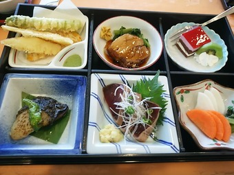 レイクウッド大多喜 昼飯 ランチ 大多喜弁当