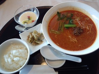 ゴルフ 丸の内倶楽部 四川飯店 陳健一の坦々麺