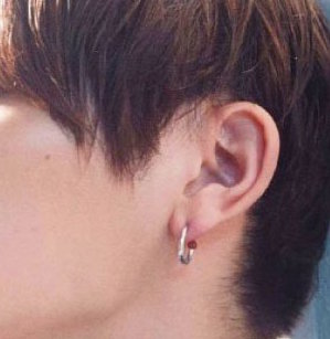 Crescent Luna IMP.佐藤新着用ピアス Crescent やすき ピアス