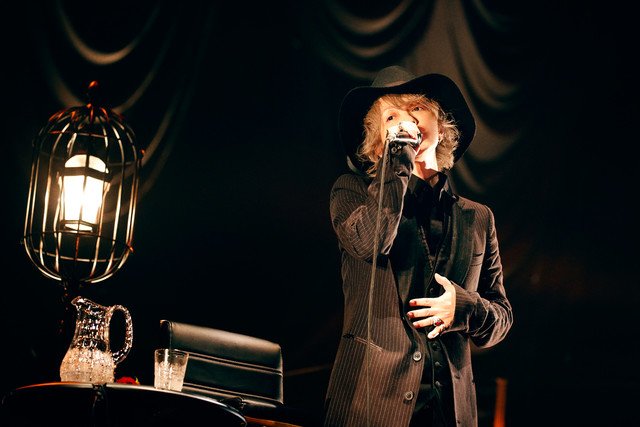 HYDE『HYDE ACOUSTIC CONCERT 2019 黒ミサ BIRTHDAY』幕張初日SET LIST