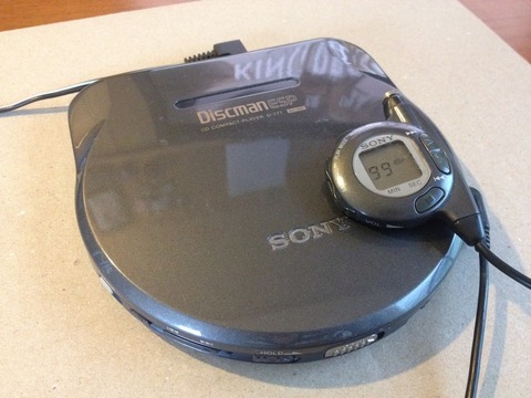 SONY D-777