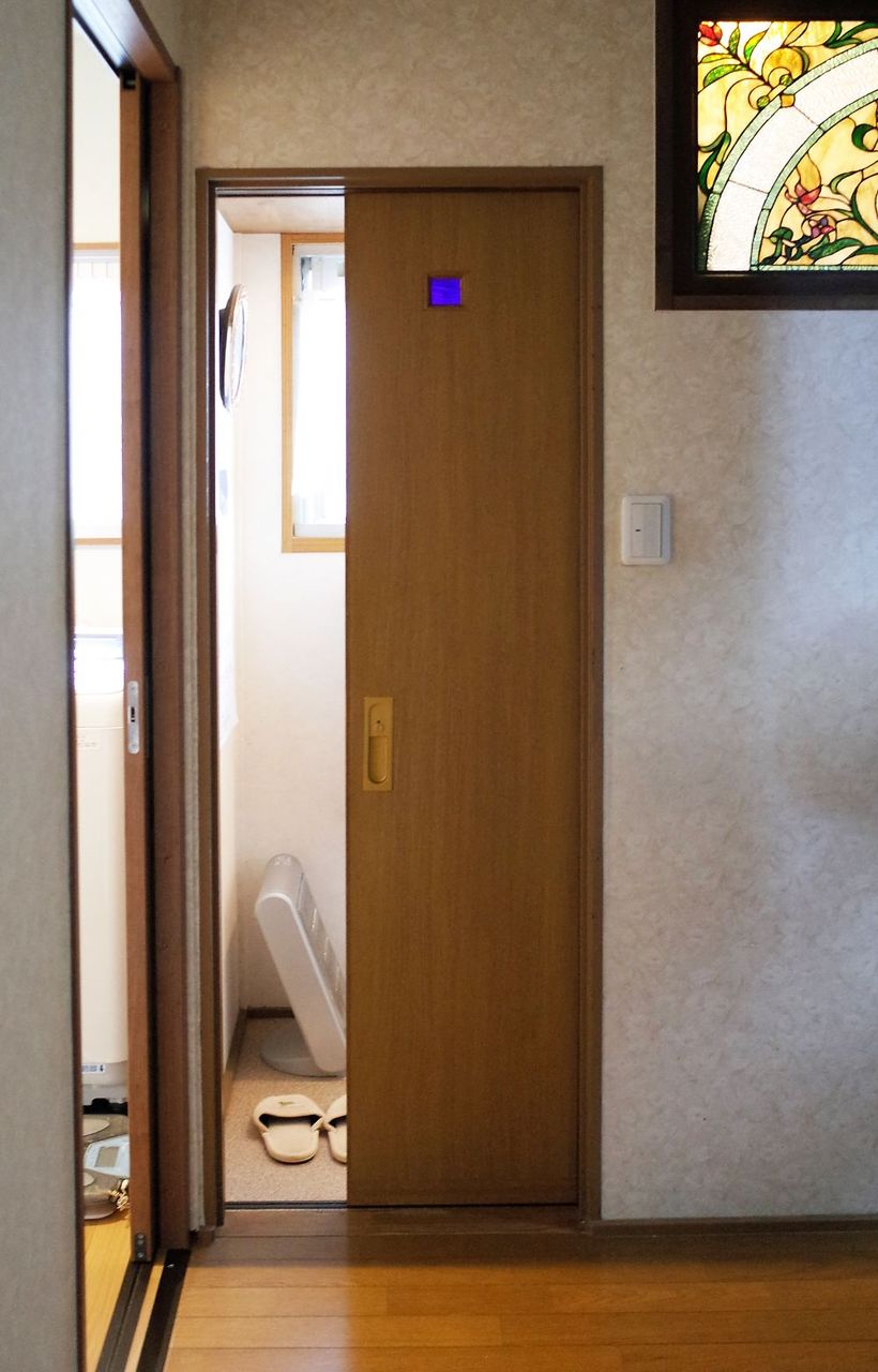 素敵・快適・エコリフォームはこちら… 住電工房MaRu トイレの開き戸を引き戸に改造