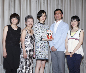 ネコみたいな?!市川実日子、荻上演出は「感覚キャッチボール」／映画『レンタネコ』初日舞台挨拶