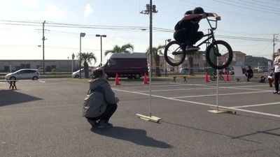 34)