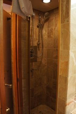 DSC07715 (250x376)