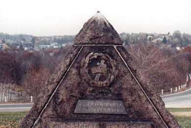 pyramid_russells_gravesite