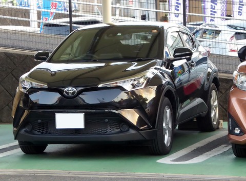 Toyota_C-HR_S-T_(DBA-NGX50-AHXNX)_front
