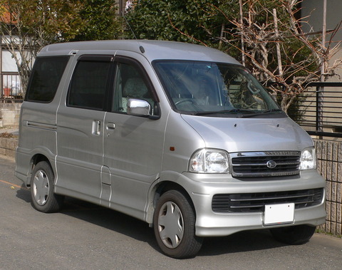 2000_Daihatsu_Atrai7_01
