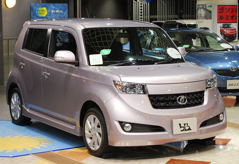 1280px-2008_Toyota_bB_01