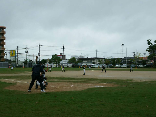 川津パワフルズとの練習試合(母衣小学校校庭)