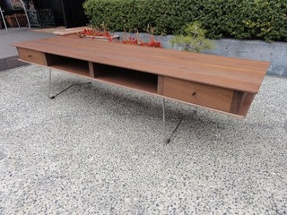 日進木工の丸棒のステンレス脚のTVボード・TVL-18W : 住賓館(じゅう