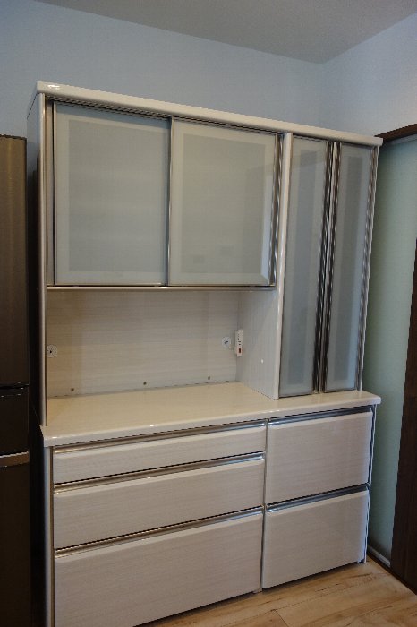 丸亀市にシギヤマのメルヴィンシリーズのカップボードを納品 : 住賓館 