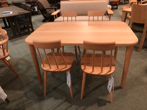 コンパクトなダイニングセット TUGUMI(ツグミ) 飛騨産業 : 住賓館