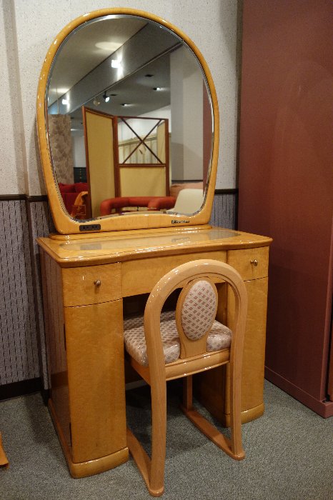 府中家具　ドレッサー本体のみ バーズアイメープル材使用 府中家具 ドレッサー本体のみ バーズアイメープル材使用 府中家具