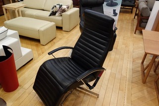 東京都内23区配送無料】本革 北欧 デンマーク製 KEBE チェアソファー