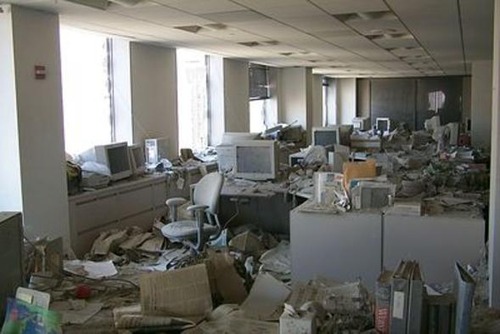 長周期地震動でのオフィスの中
