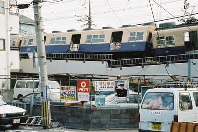 高架鉄道の復旧も容易ではない