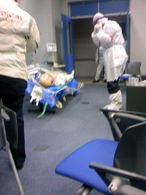 友保医学博士による新型インフルエンザの診察