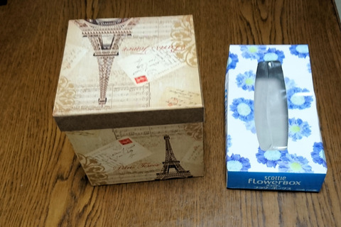 厚紙の箱