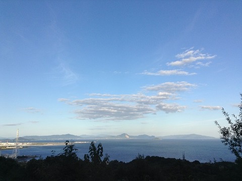 墓地から見下ろす瀬戸内海