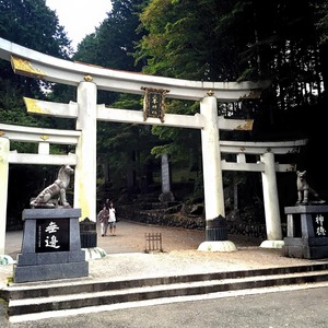 三峰神社鳥居