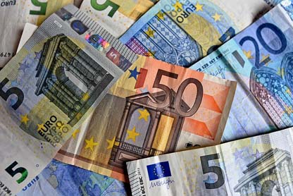 money-3481699_640